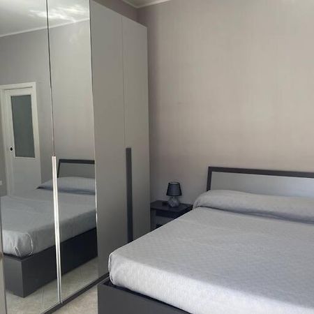 L'Aurora House Apartment Napoli Bagian luar foto