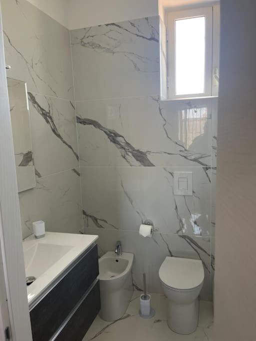 L'Aurora House Apartment Napoli Bagian luar foto
