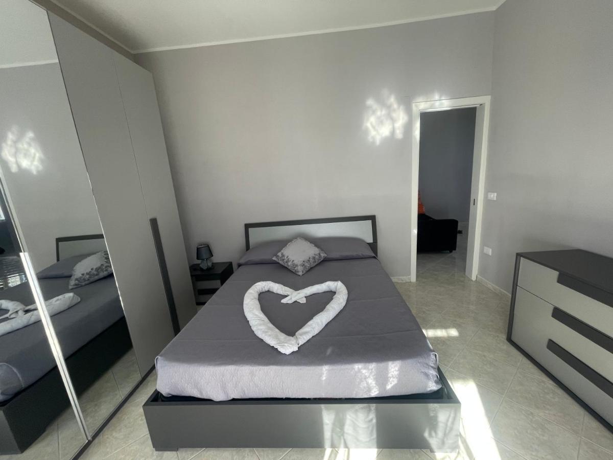 L'Aurora House Apartment Napoli Bagian luar foto