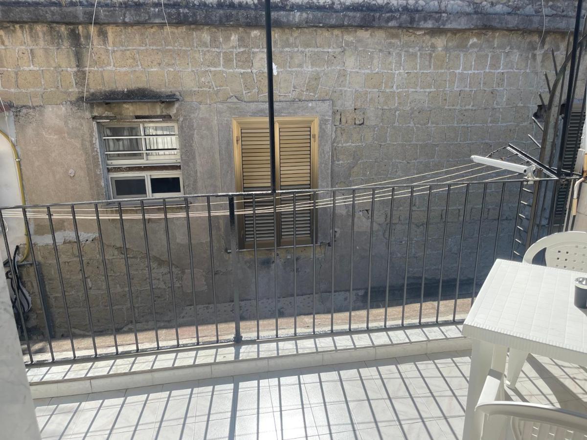L'Aurora House Apartment Napoli Bagian luar foto