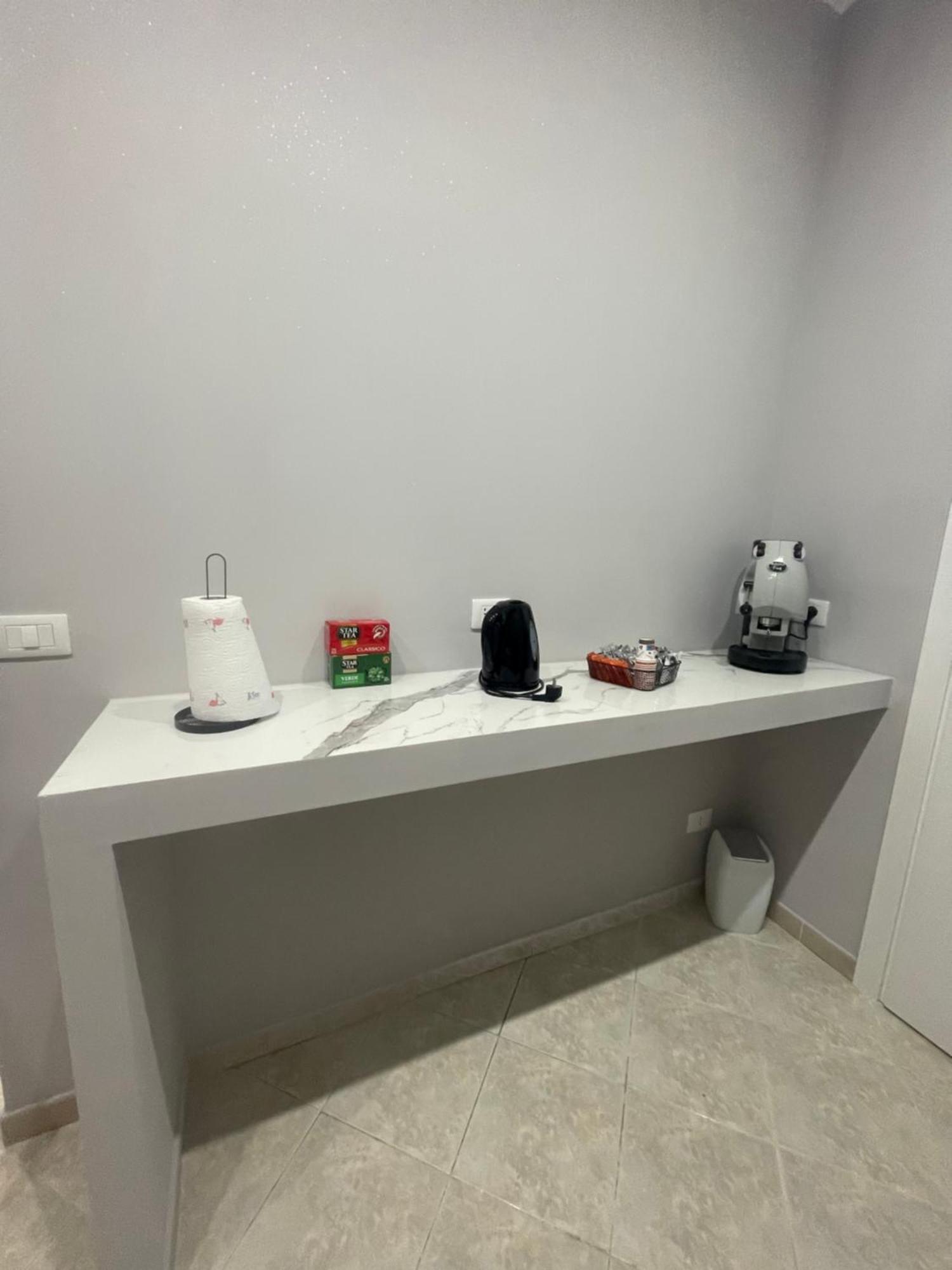 L'Aurora House Apartment Napoli Bagian luar foto